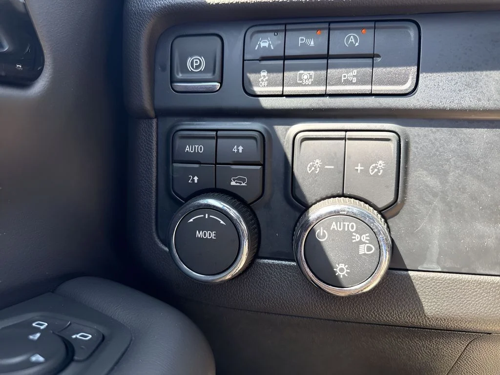 Used 2025 Black Chevrolet LT image 23