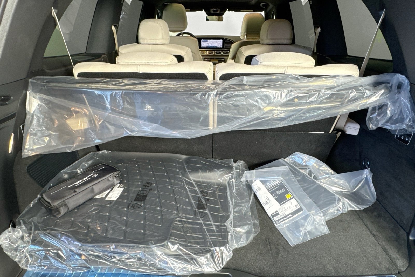 New 2026 Polar White Mercedes-Benz GLS 580 image 24