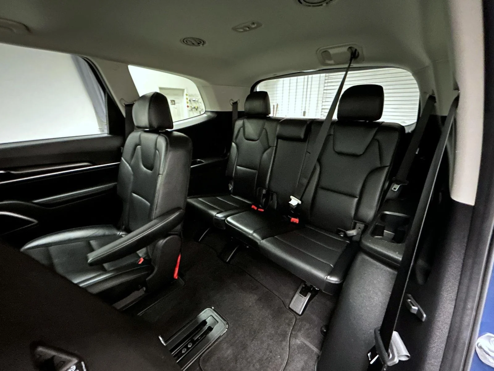 Used 2025 Black Kia S image 19