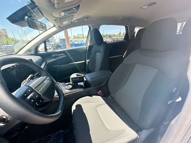 New 2026 Snow White Pearl Kia S image 20