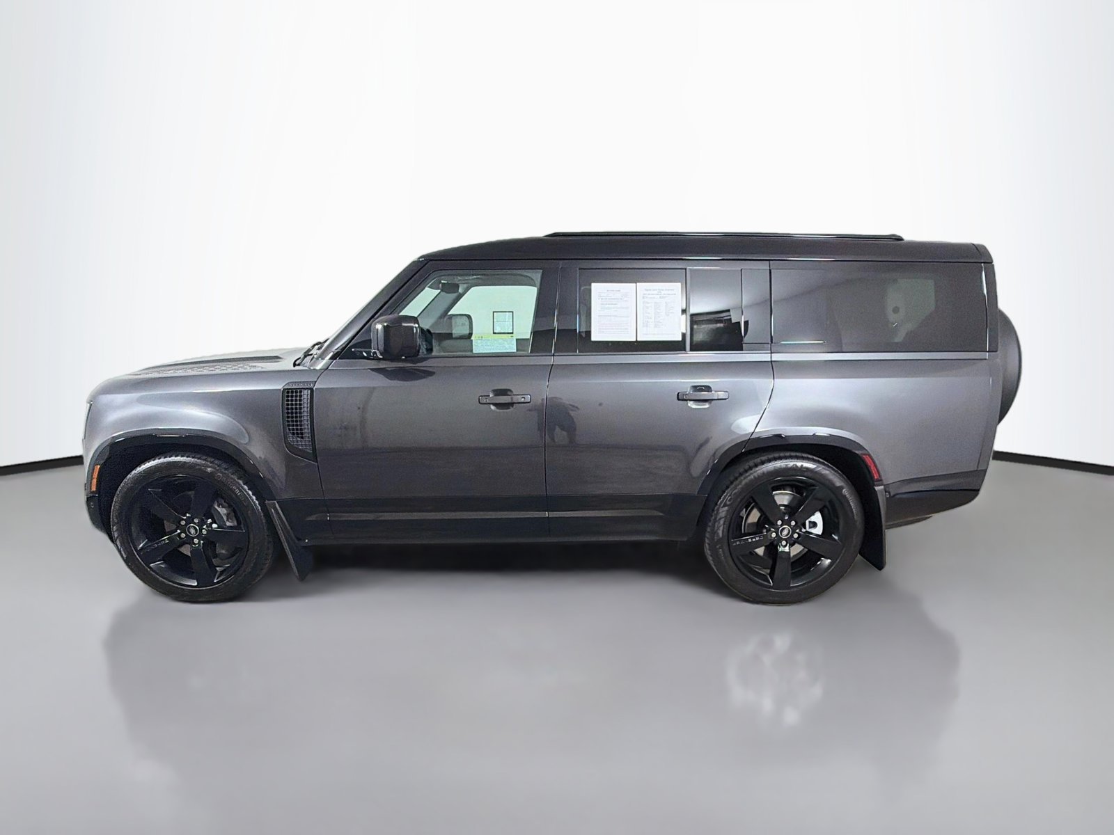 Certified Used 2025 Carpathian Gray Premium Metallic Land Rover X-Dynamic SE image 2