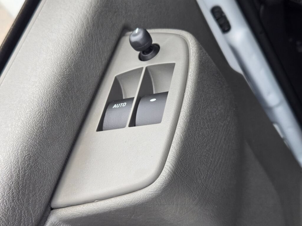 New 2026 Summit White Chevrolet WT image 20