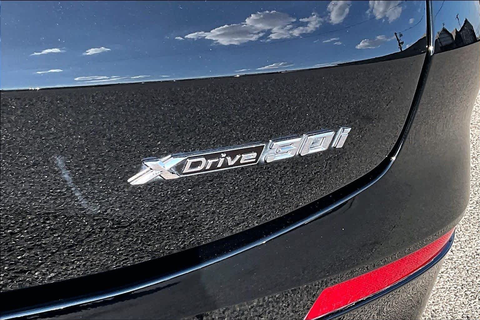 Used 2025 Jet Black BMW xDrive30i image 9