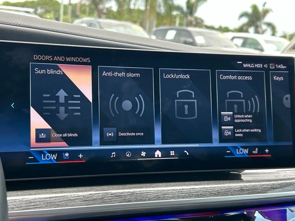 Used 2025 Carbon Black Metallic BMW 740i image 32