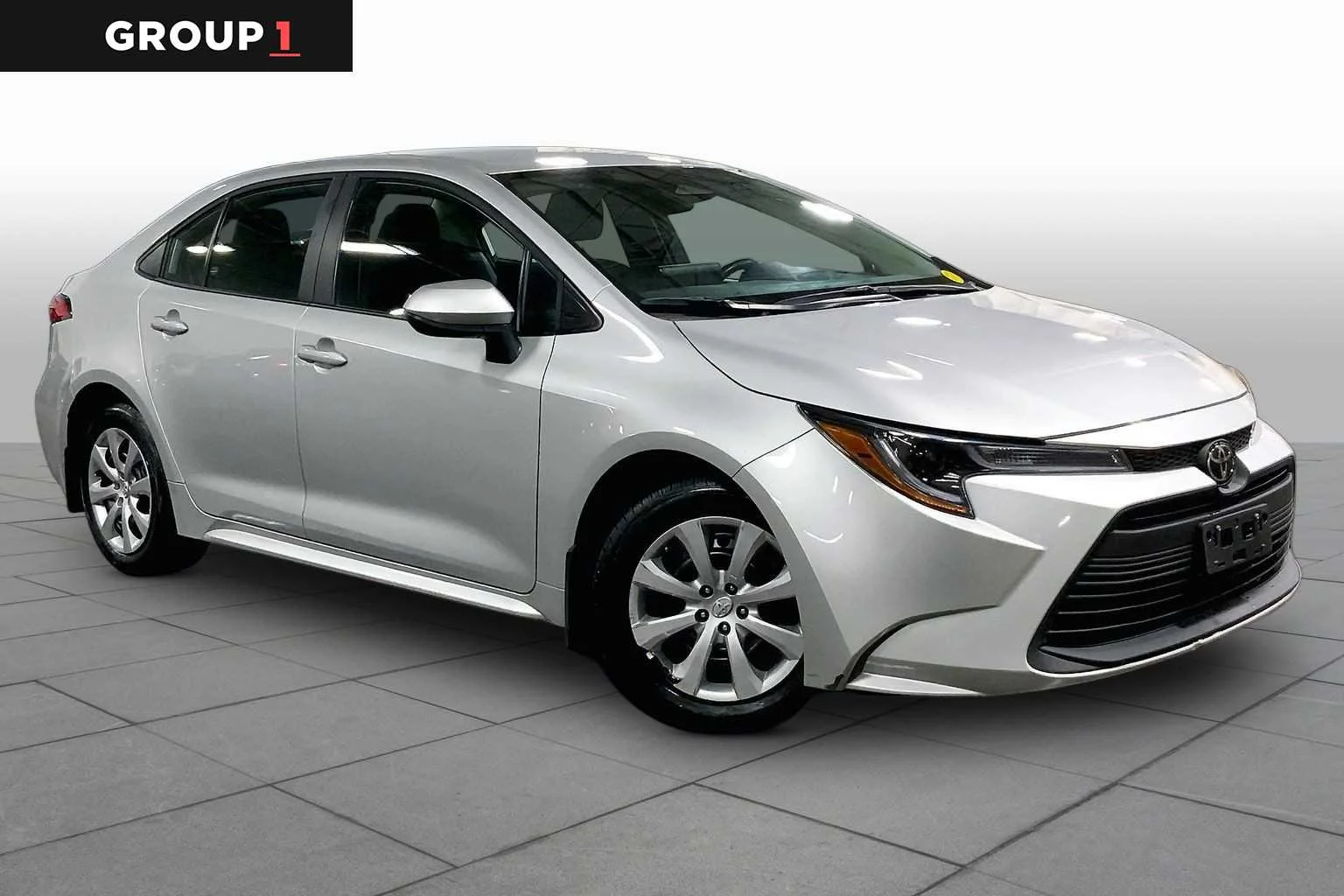 Used 2025 Classic Silver Metallic Toyota LE image 3
