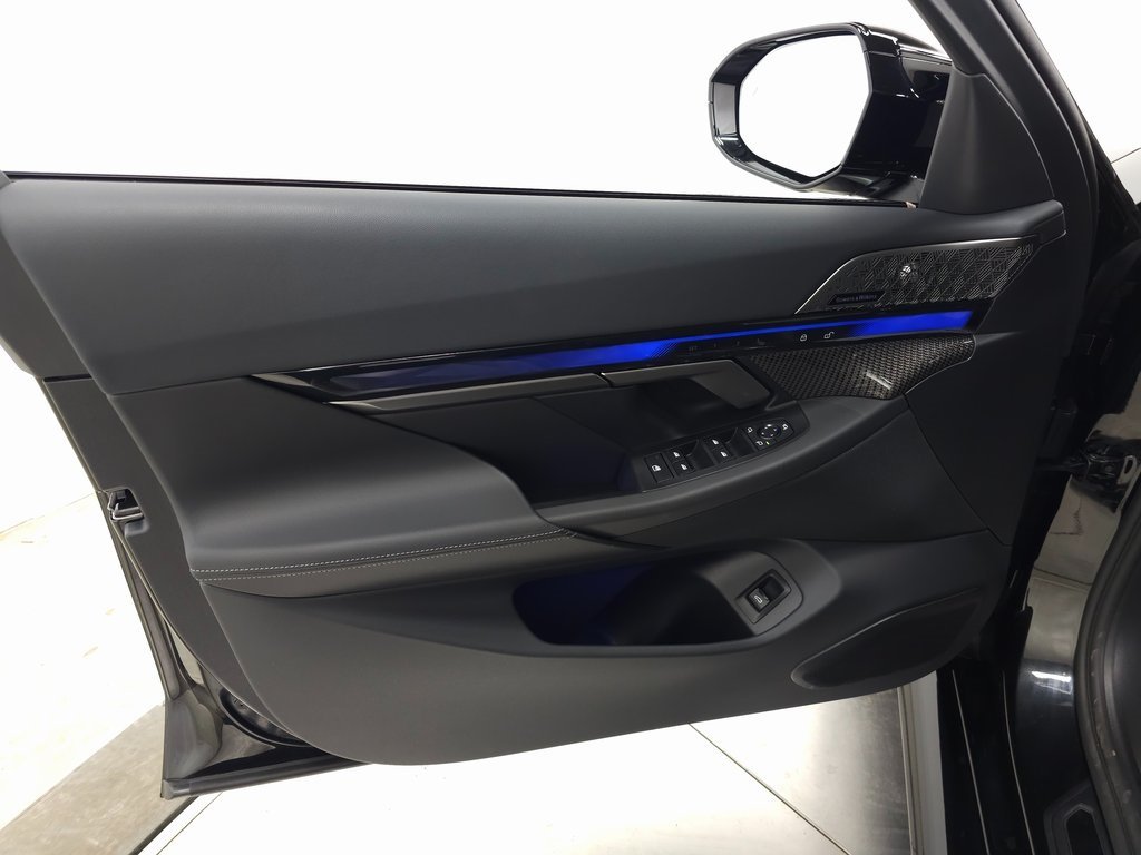 2025 BMW M5 - Image 15