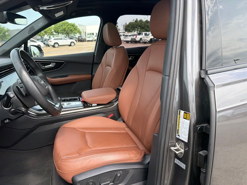 Used 2023 Gray Audi 55 Prestige image 6