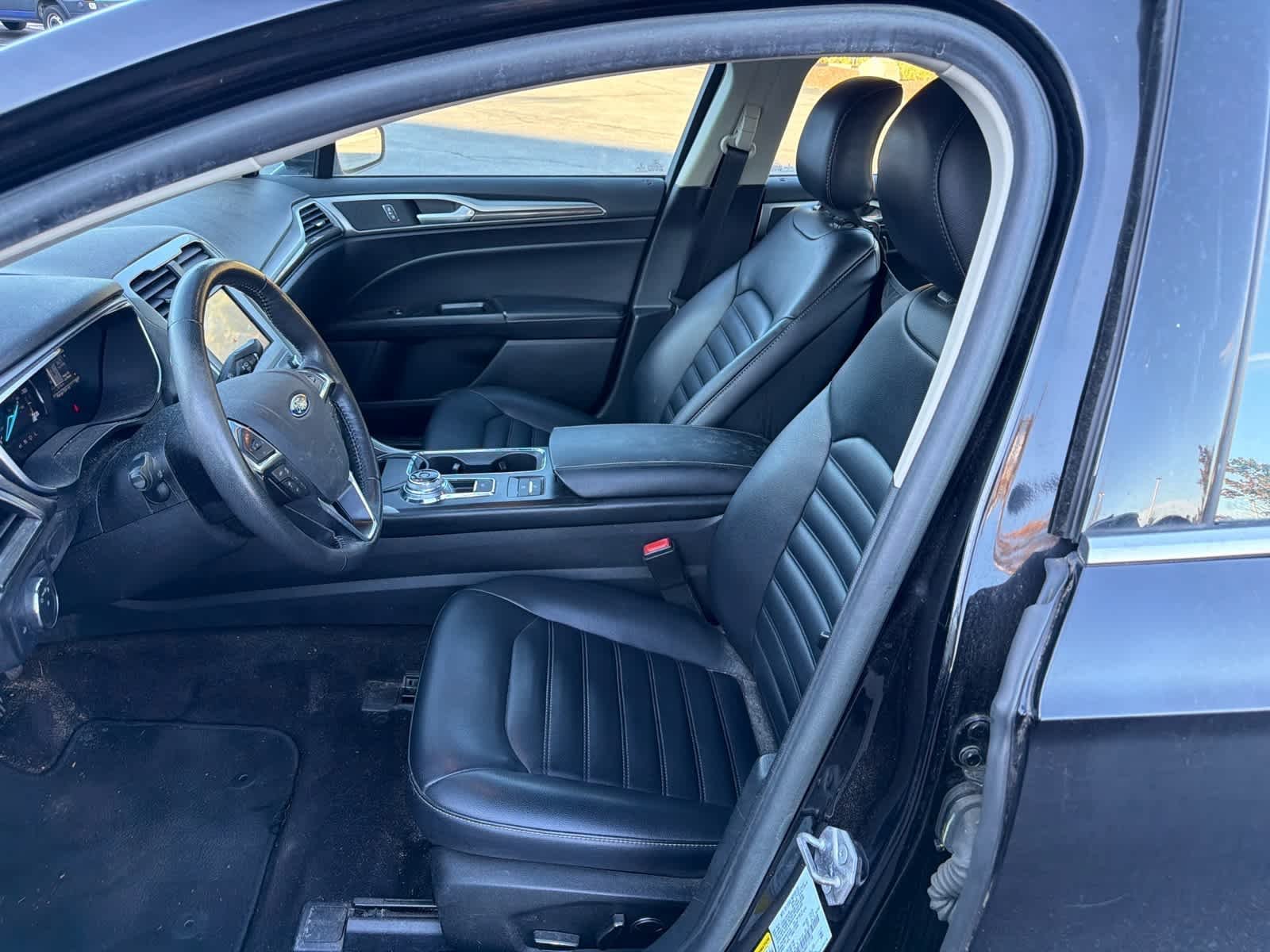Used 2019 Agate Black Ford SEL image 4