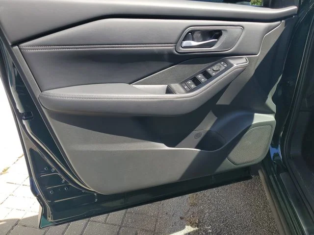 New 2026 Obsidian Green Pearl Nissan Dark Armor™ image 14