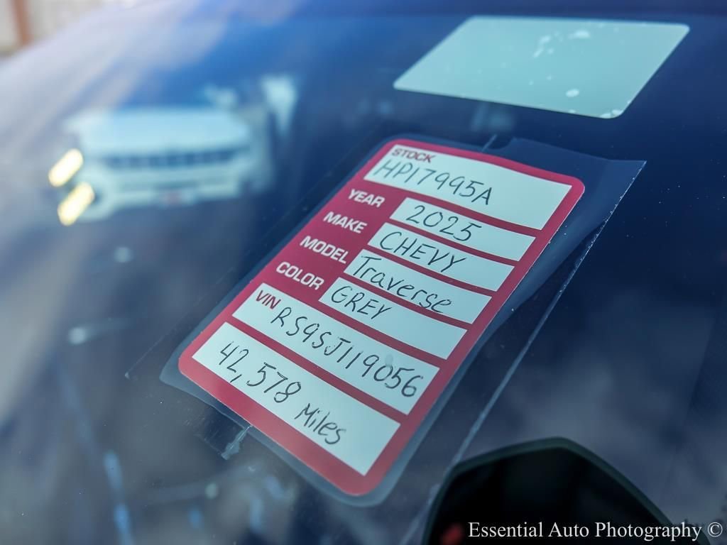 2025 CHEVROLET TRAVERSE - Image 30