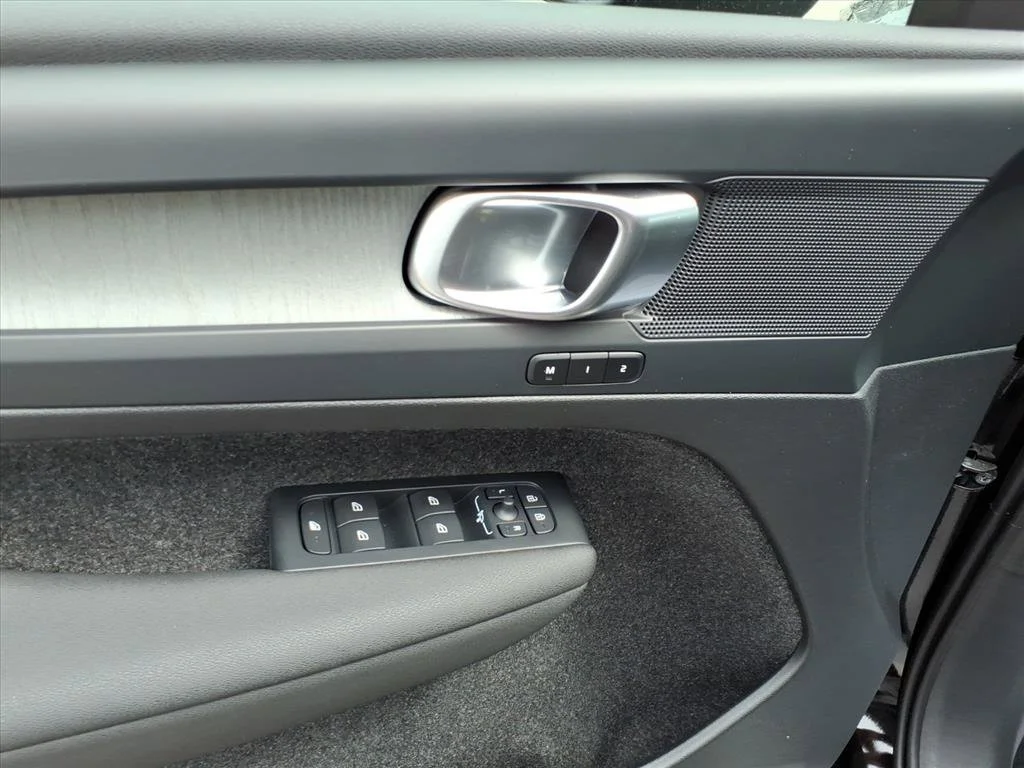 New 2026 Onyx Black Volvo Core image 14