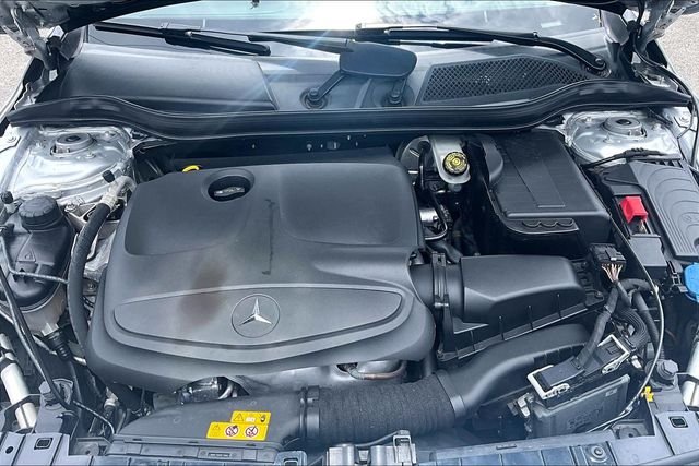 Used 2015 Silver Mercedes-Benz GLA 250 image 30