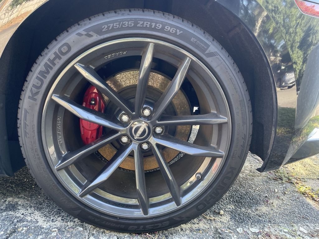 Used 2024 Black Nissan Performance image 10
