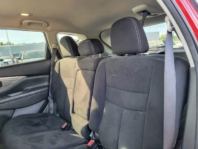 Used 2017 Red Nissan S image 10