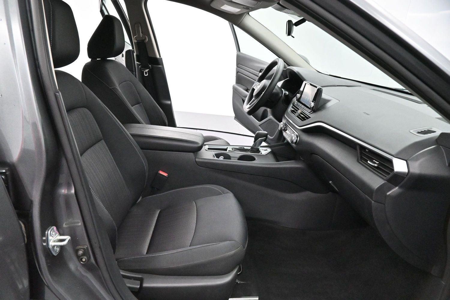 Used 2022 Gun Metallic Nissan 2.5 S image 25