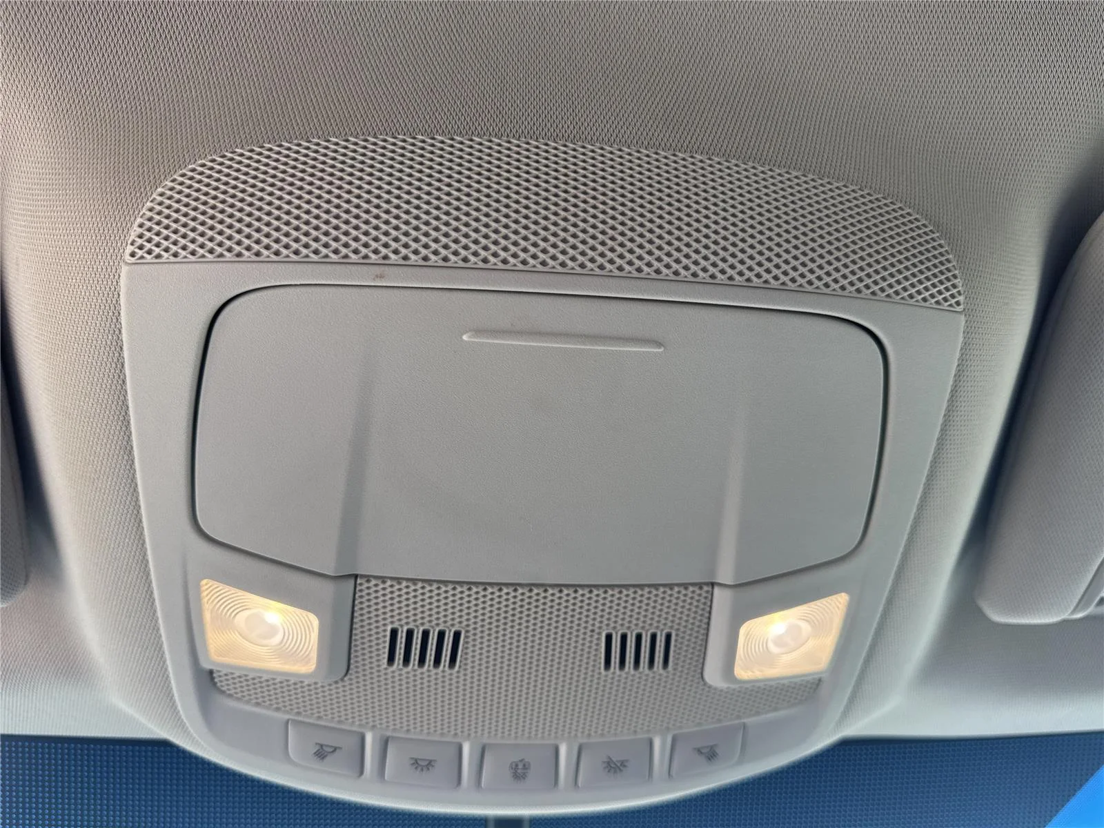 Used 2018 Ingot Silver Ford SEL image 28