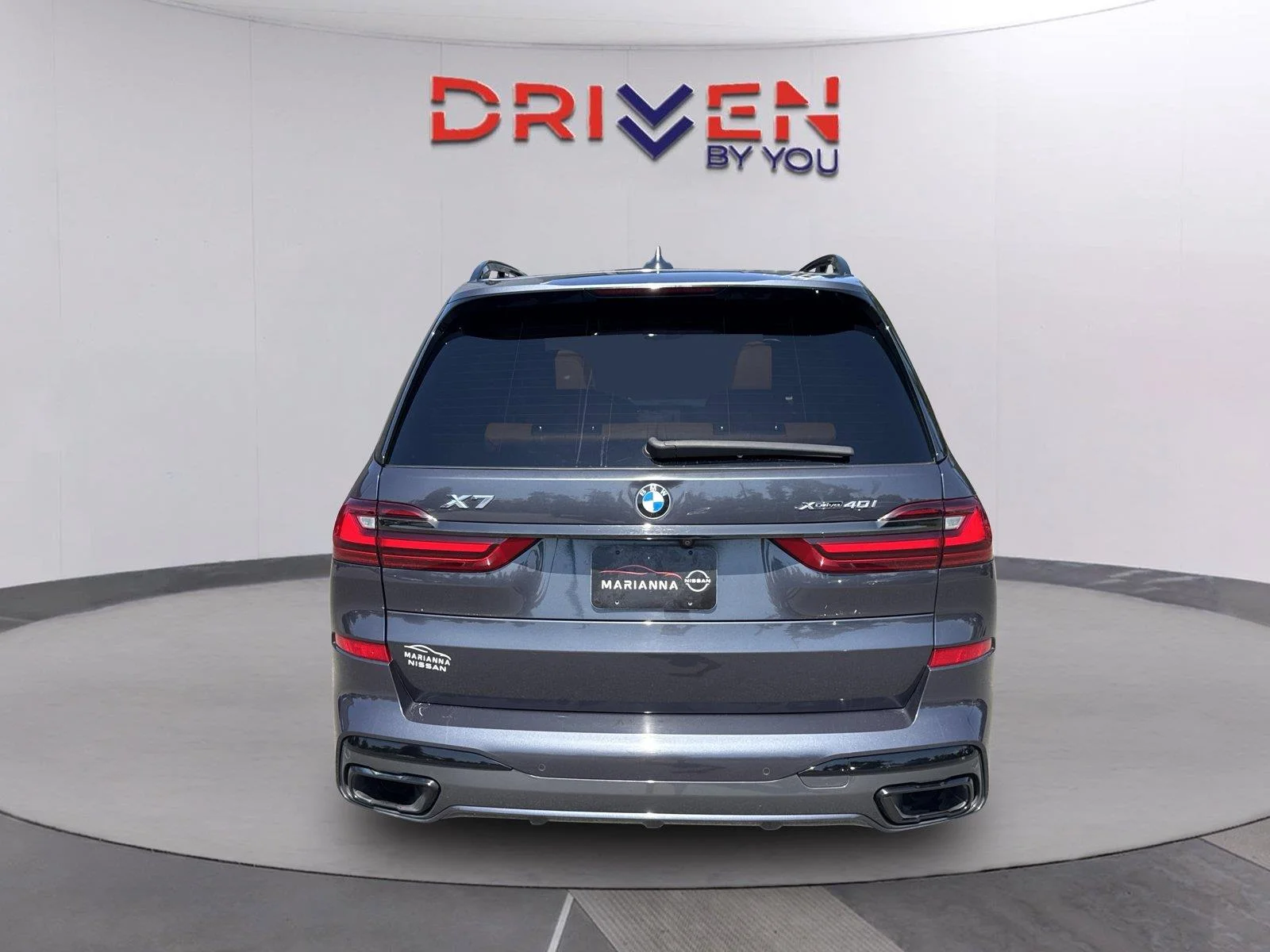 Used 2022 Arctic Grey Metallic BMW xDrive40i image 4