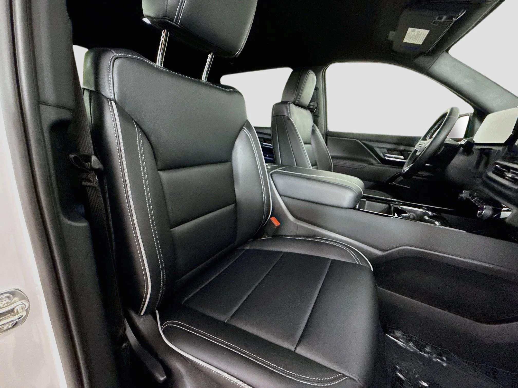 Used 2026 Summit White Chevrolet LT - Extended Range image 30