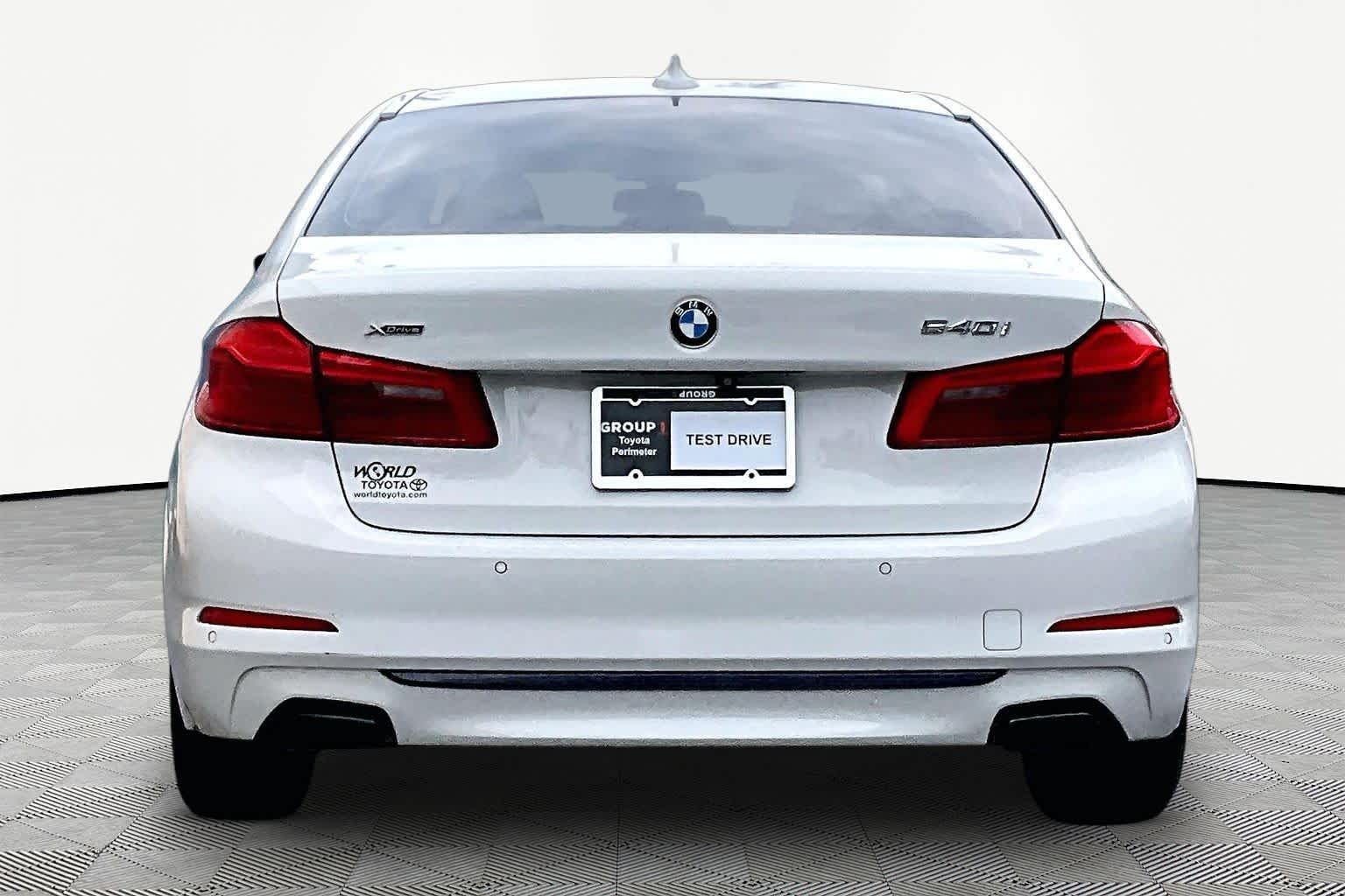 Used 2019 Alpine White BMW 540i xDrive image 5