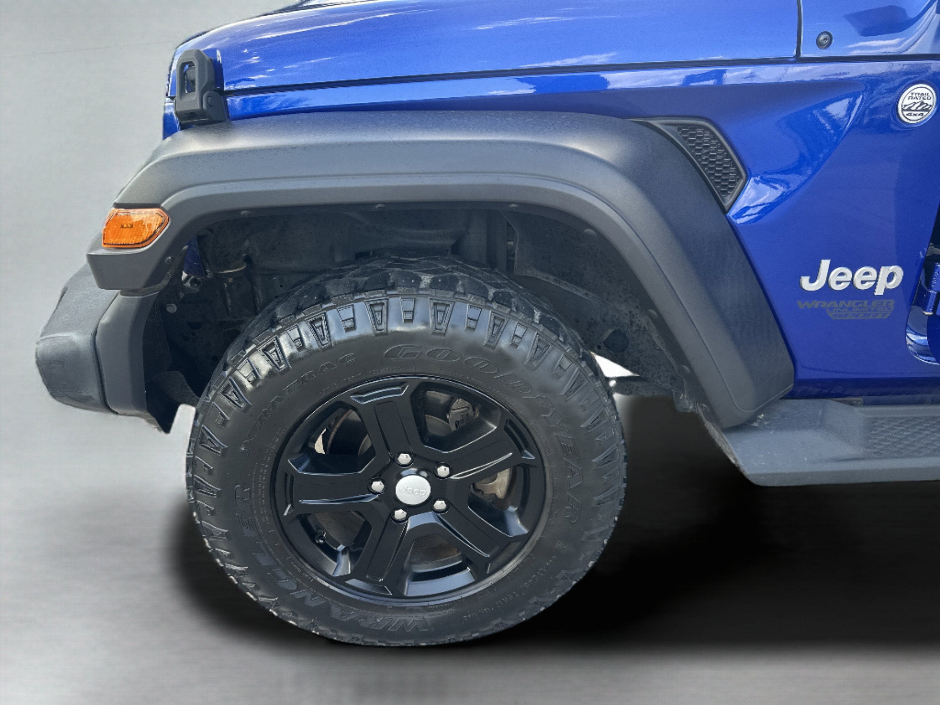 Used 2018 Ocean Blue Metallic Clearcoat Jeep Unlimited Sport S image 26