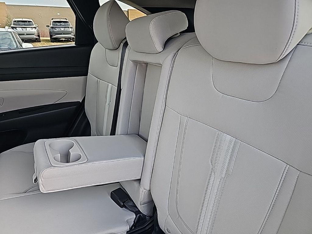 New 2026 White Hyundai SEL AWD image 29