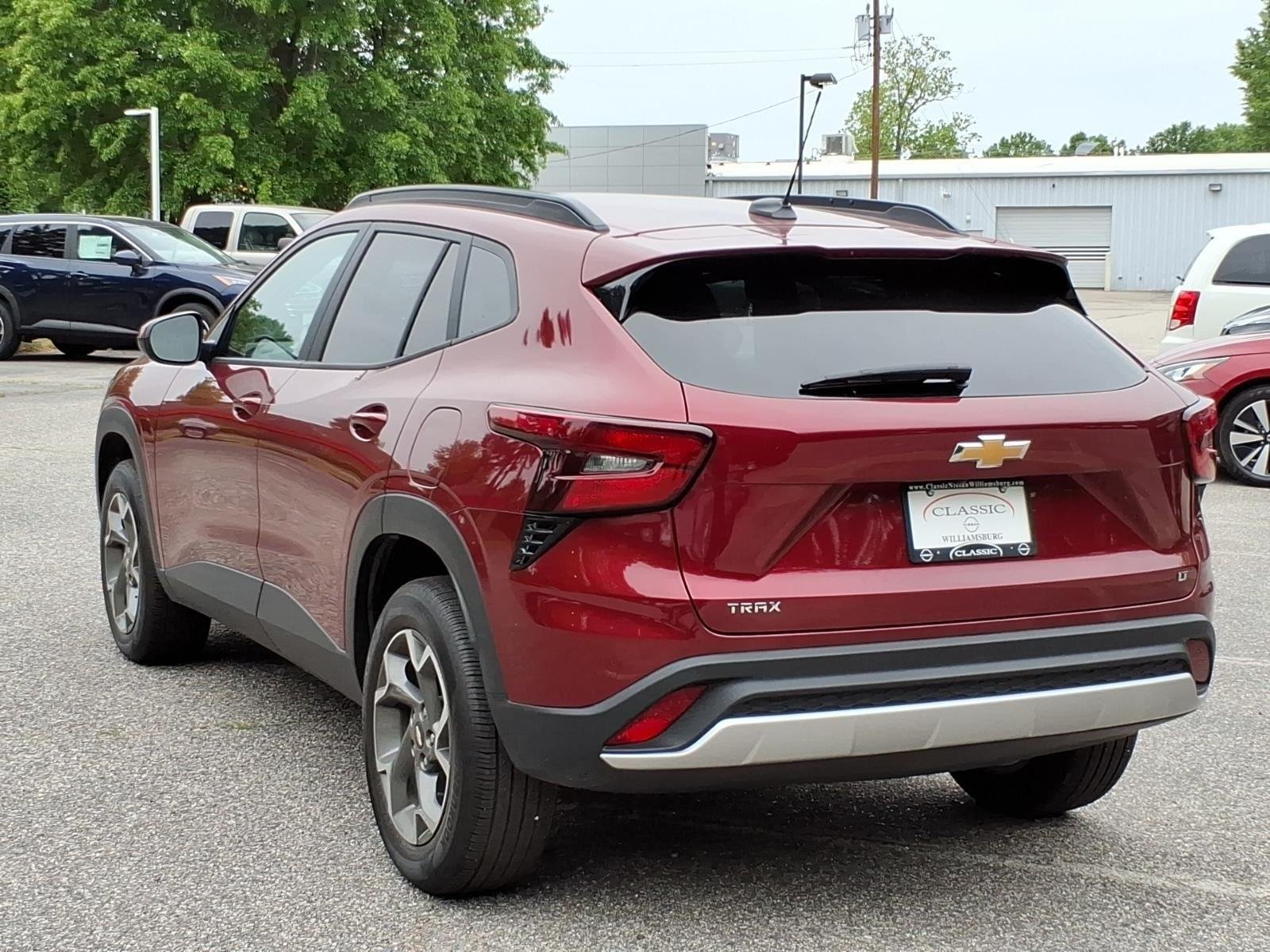 Used 2025 Crimson Metallic Chevrolet LT image 10