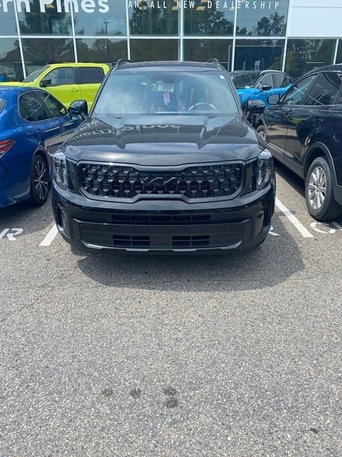 Used 2025 Black Kia EX X-Line image 5