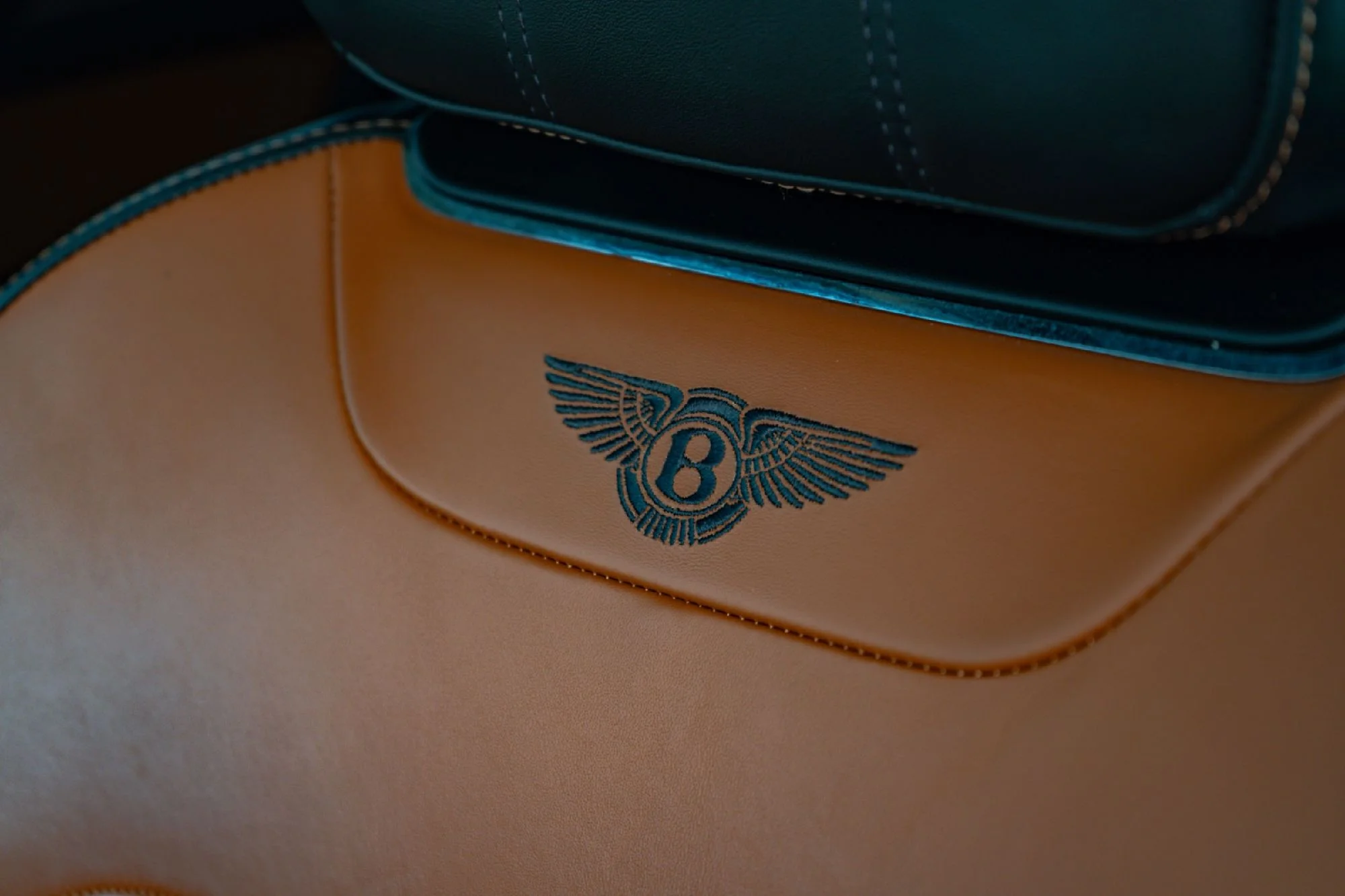 Used 2019 Black Bentley V8 image 12