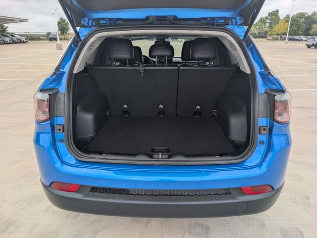 Used 2022 Blue Jeep Latitude image 28