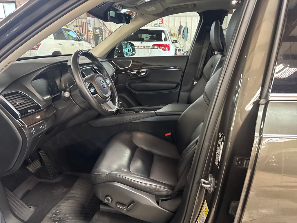 Used 2018 Green Volvo T5 Momentum image 13