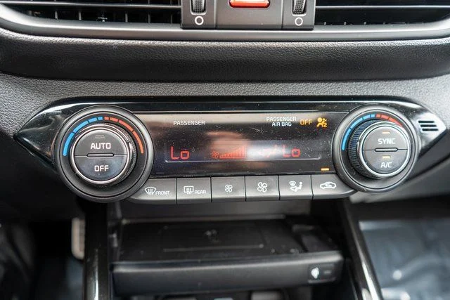 Used 2023 White Kia GT-Line image 28