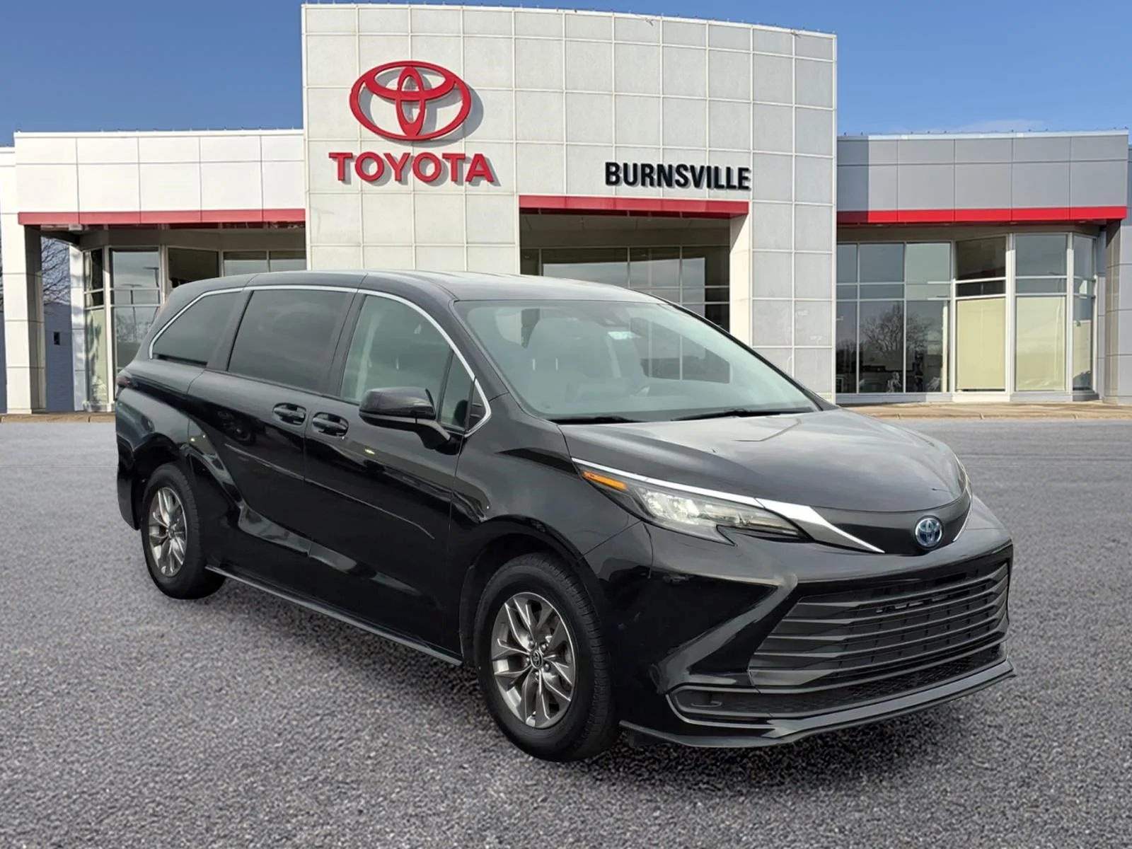 2024 Toyota Sienna LE