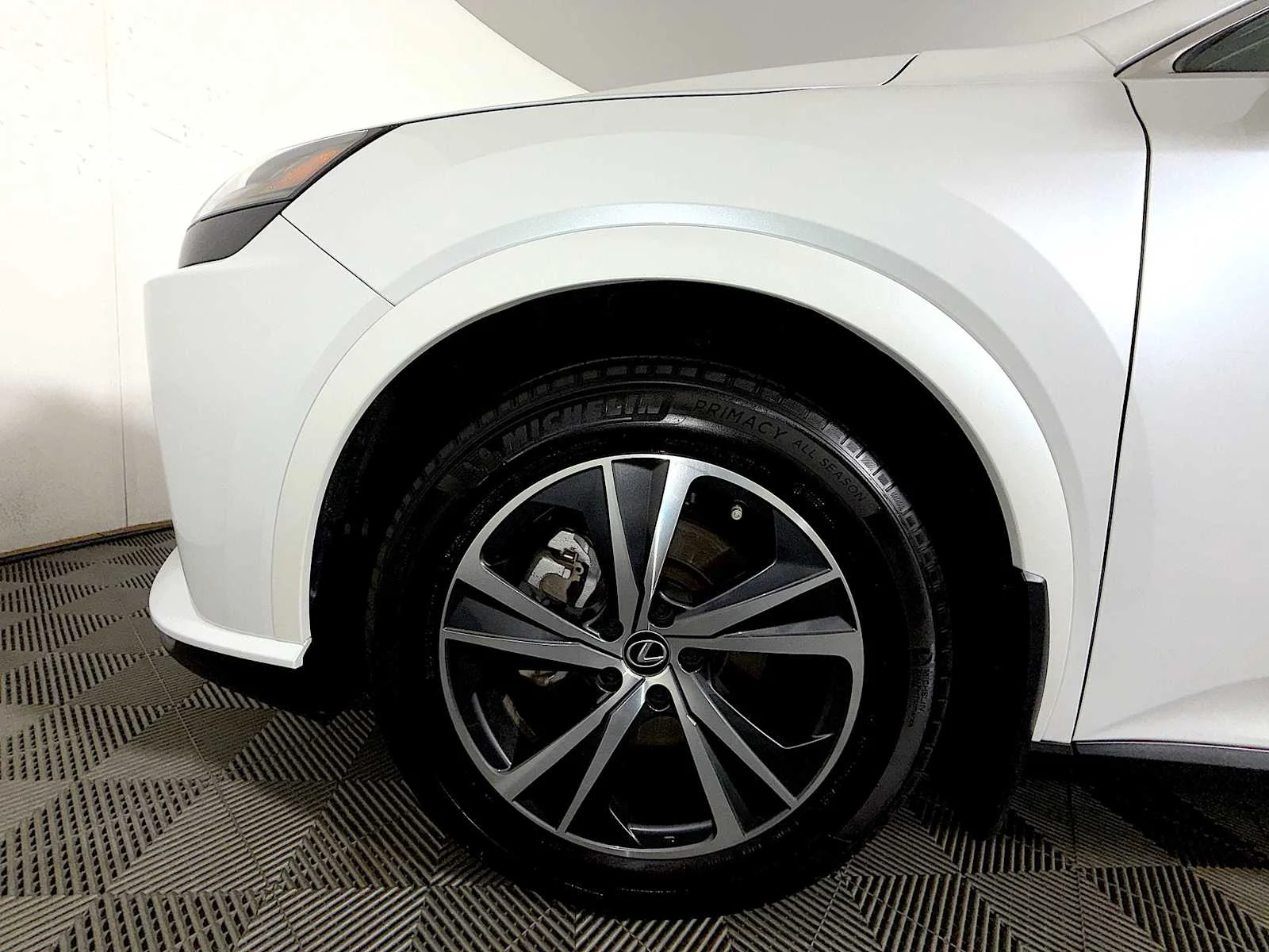 Used 2023 Eminent White Pearl Lexus Premium image 8