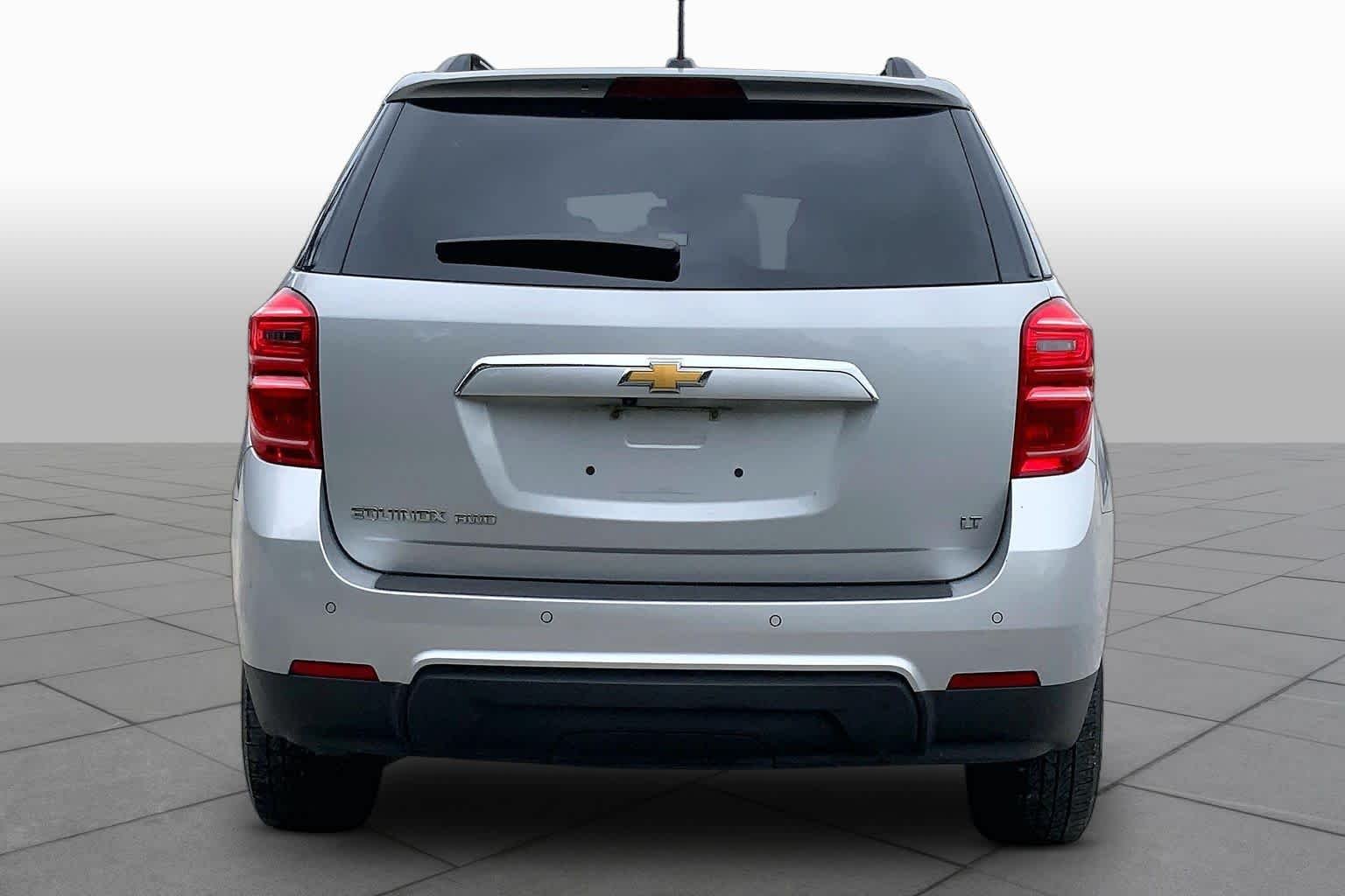 Used 2017 Silver Ice Metallic Chevrolet LT image 4
