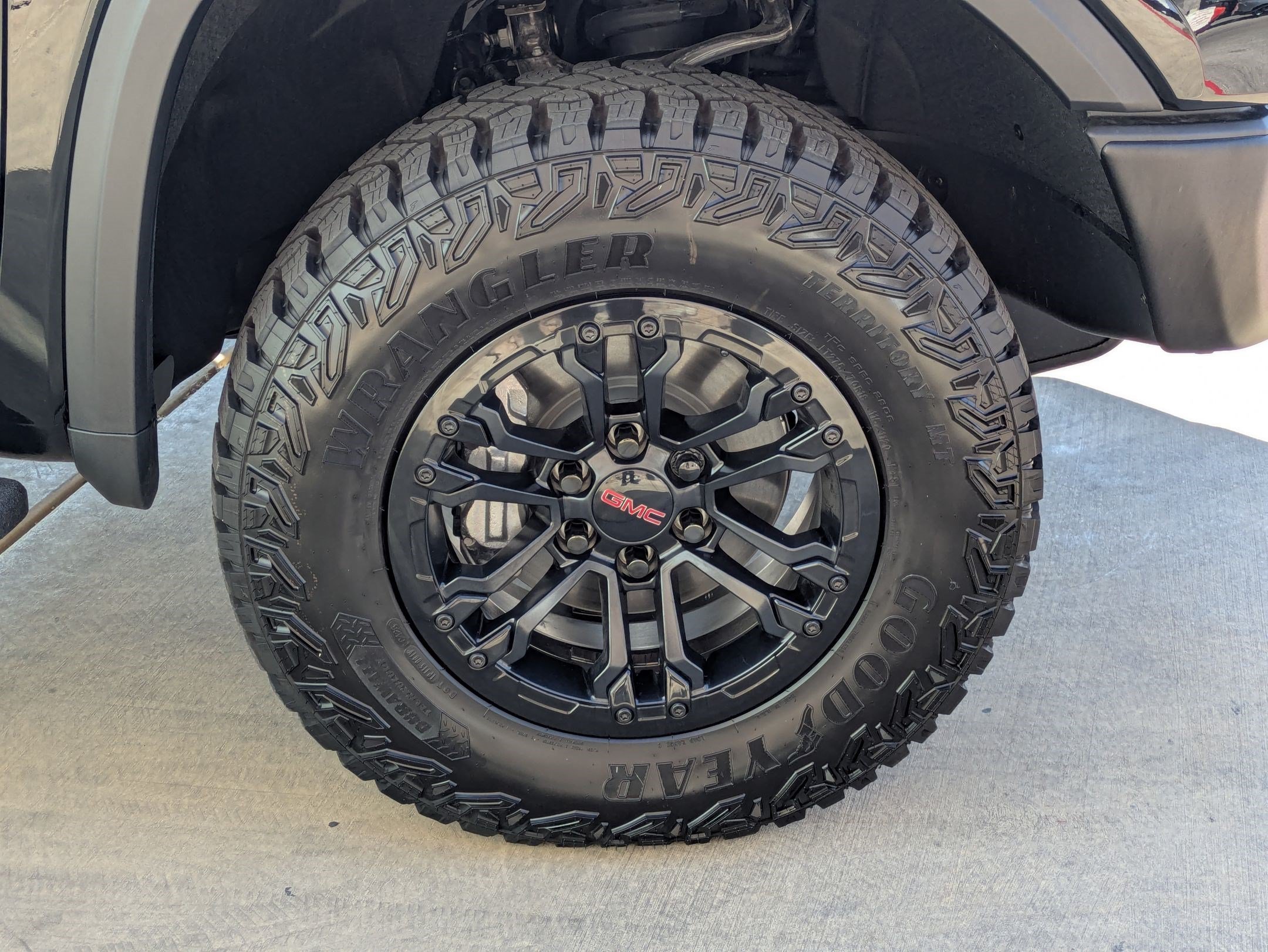 2026 GMC Sierra 1500 AT4X - Photo 12