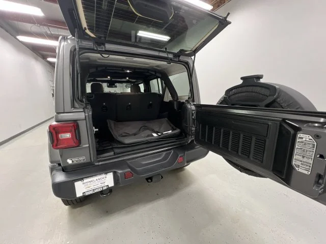 2025 Jeep Wrangler 4-Door Sahara - Photo 25