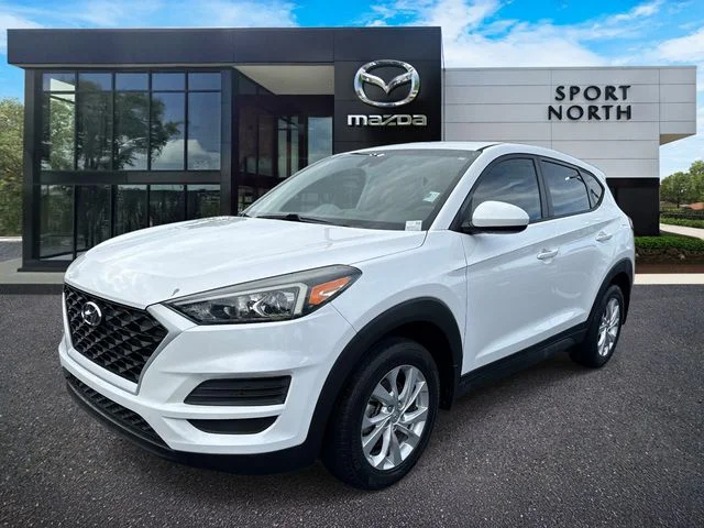 Used 2020 White Hyundai SE image 7