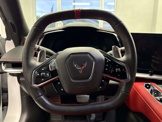 Used 2020 White Chevrolet Stingray image 27