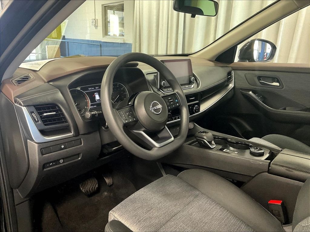 Used 2023 Super Black Nissan SV image 8