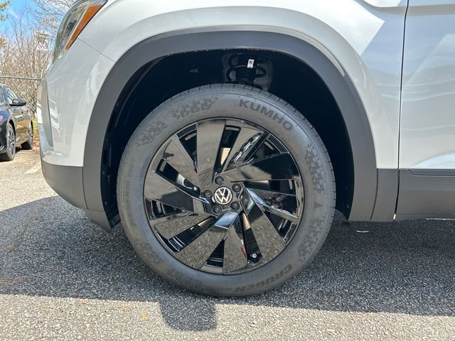 New 2026 White Volkswagen 2.0T SE w/Technology image 27