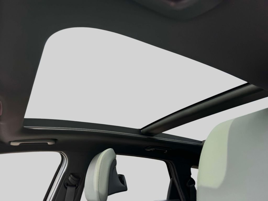 Used 2023 Black Kia X-Line image 18