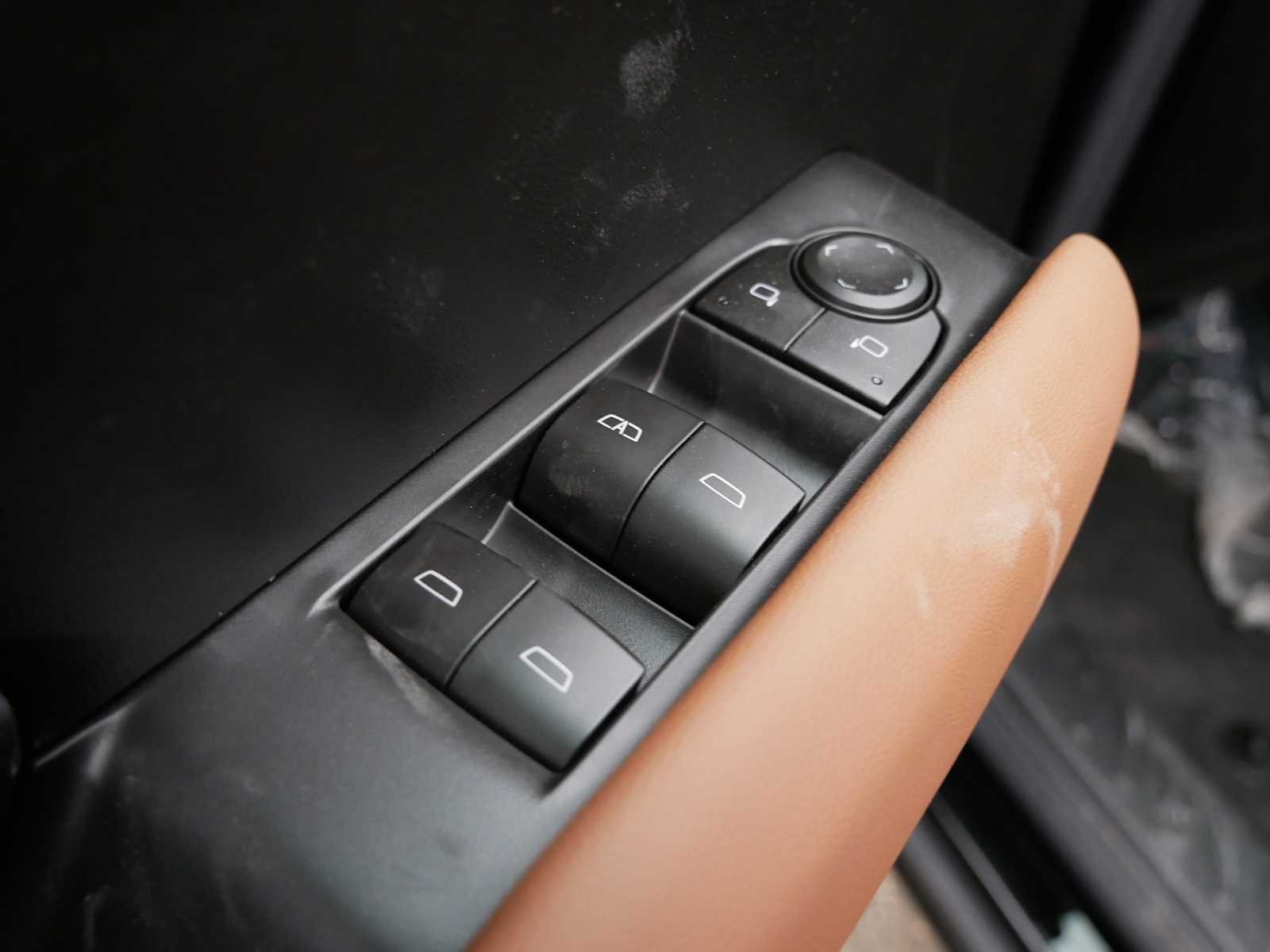 2026 GMC Canyon AT4 - Photo 16