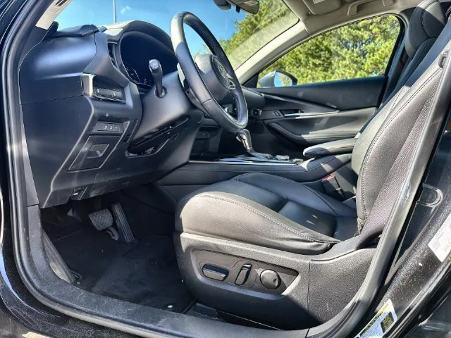 Used 2021 Black Mazda Preferred image 12