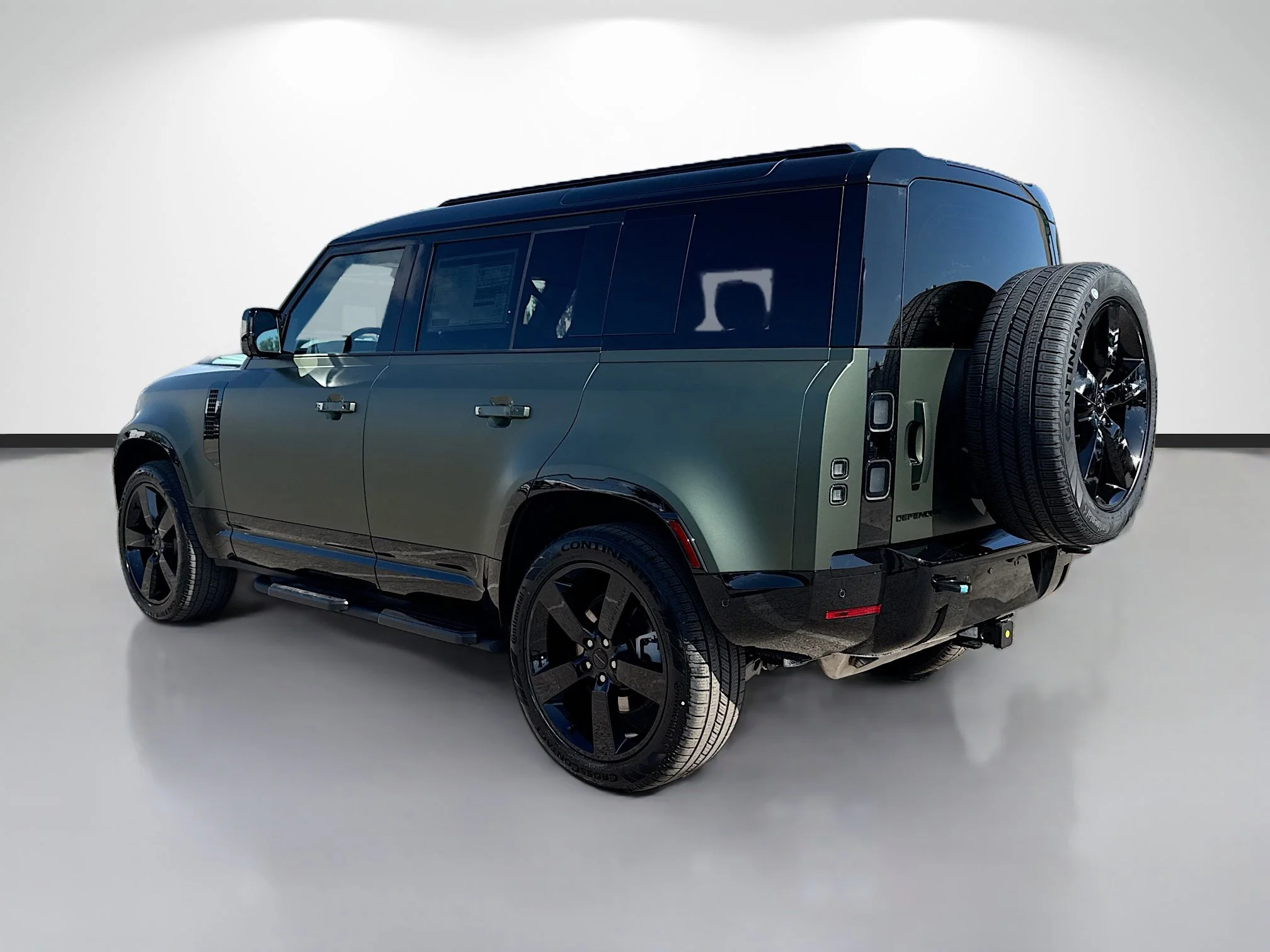 New 2026 Woolstone Green Metallic Land Rover X-Dynamic SE image 3