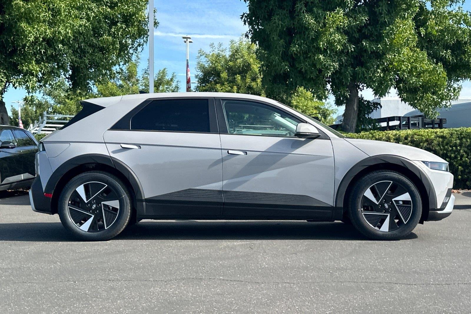 New 2026 Cyber Gray Hyundai SEL image 32