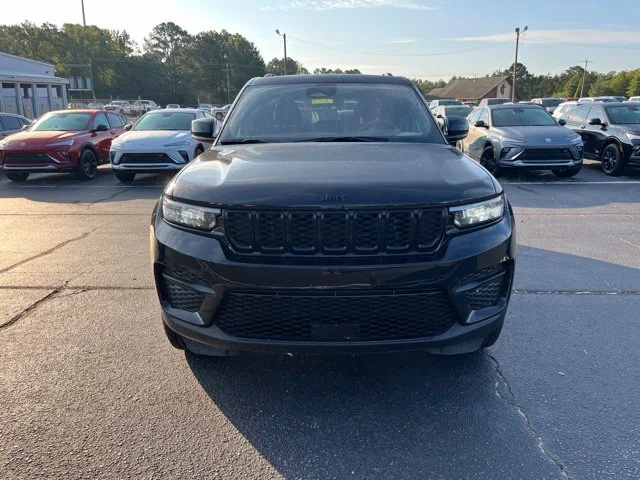 Used 2025 Black Jeep Altitude image 33