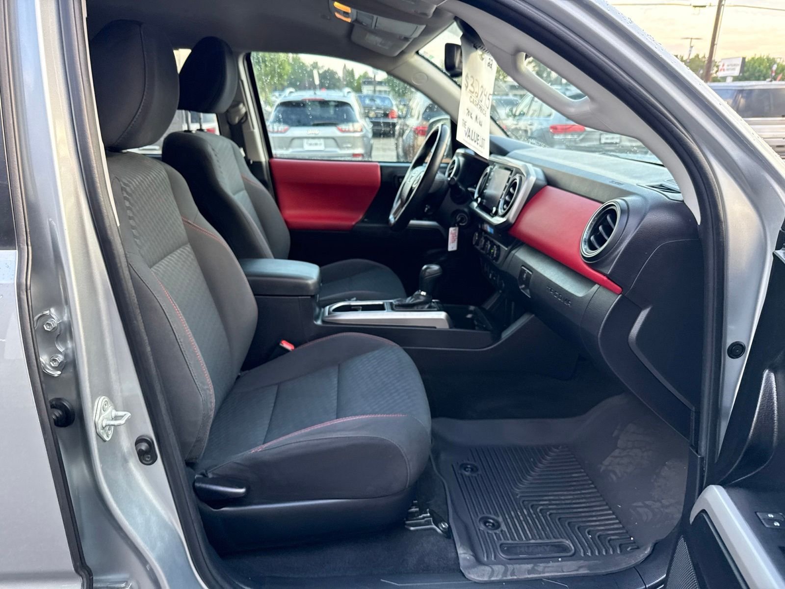 Used 2022 Silver Toyota SR5 image 13