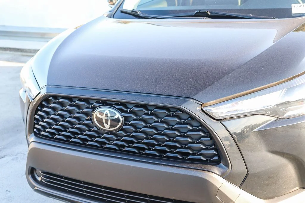 Used 2022 Black Toyota LE image 6