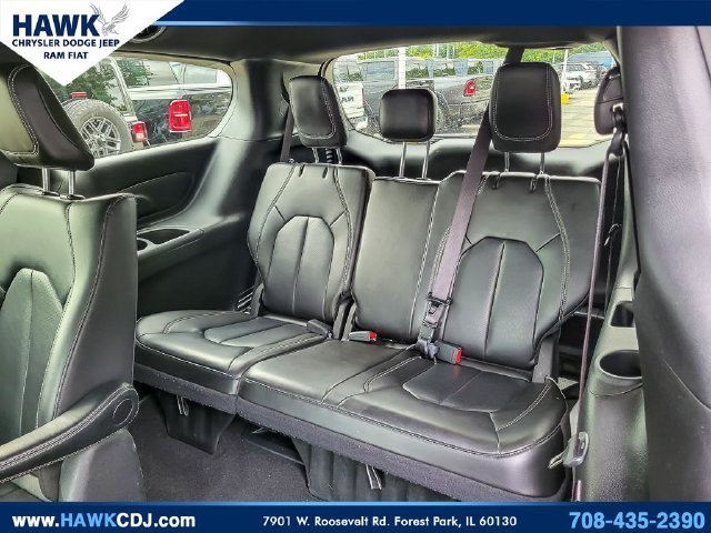 Used 2024 White Chrysler Select S Appearance image 11