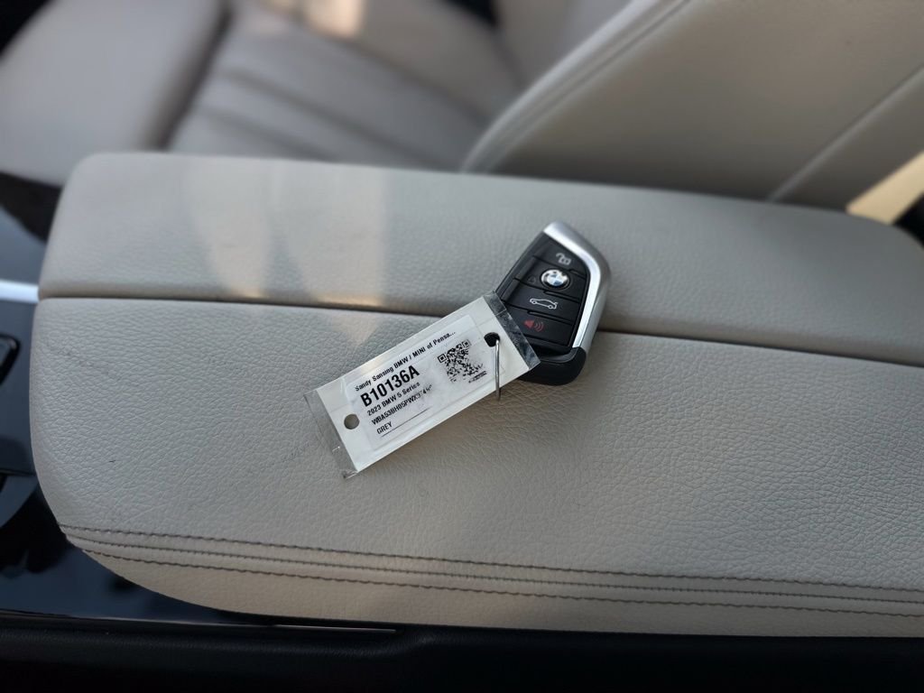 Used 2023 Gray BMW 530i image 27